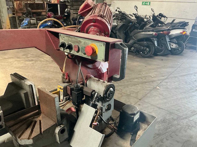 2009 crimac sc245-3 metalen horizontale bandzaagmachine - afbeelding 5 van  11