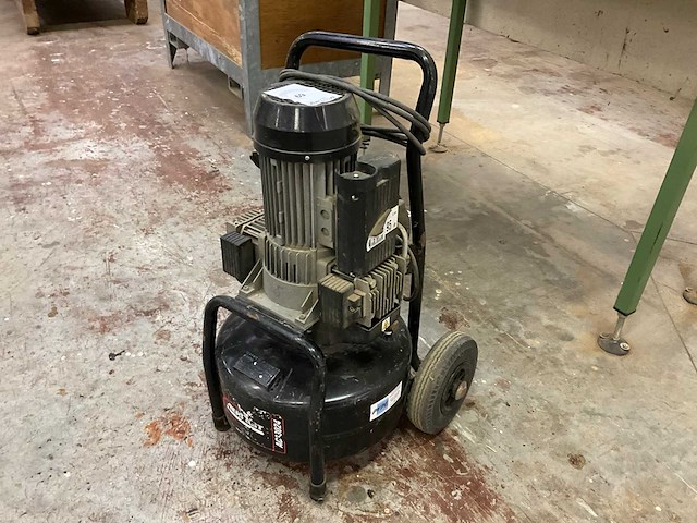 2009 ferrais verona zuigercompressor - afbeelding 1 van  4