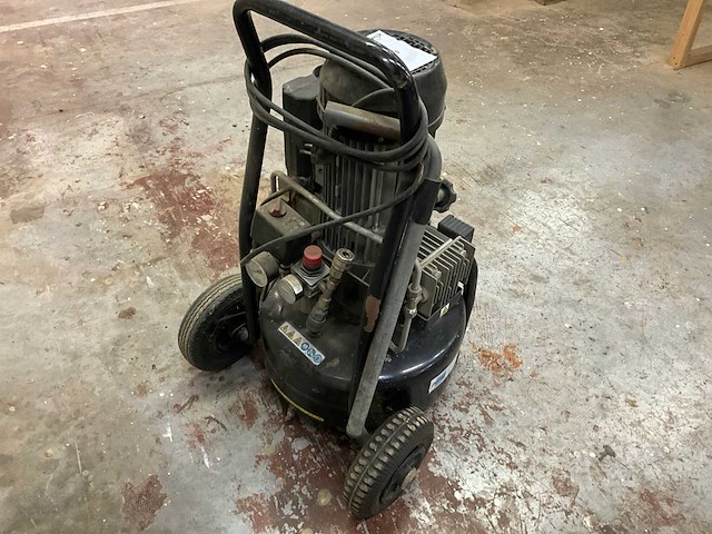 2009 ferrais verona zuigercompressor - afbeelding 3 van  4