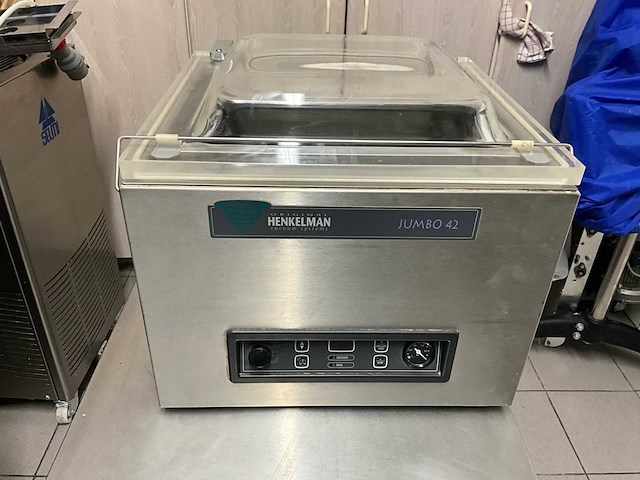 2009 henkelman jumbo 42 vacuümmachine + voorraad vacuümzakken - afbeelding 2 van  10