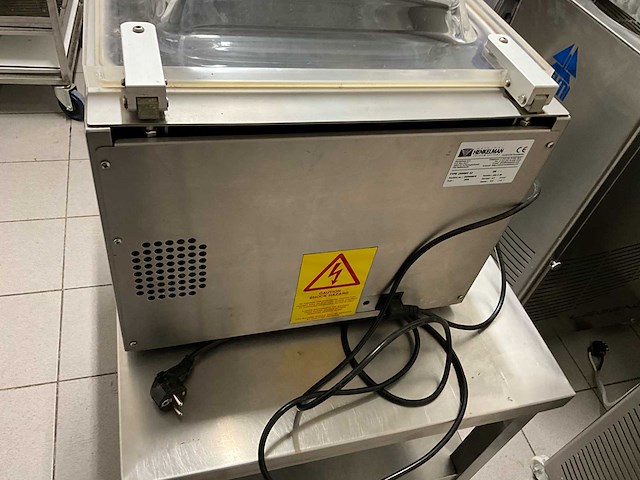 2009 henkelman jumbo 42 vacuümmachine + voorraad vacuümzakken - afbeelding 4 van  10