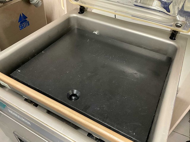 2009 henkelman jumbo 42 vacuümmachine + voorraad vacuümzakken - afbeelding 8 van  10