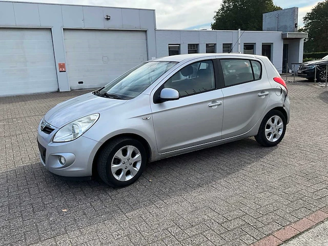 2009 hyundai i20 - 78 213km - personenauto - afbeelding 12 van  27