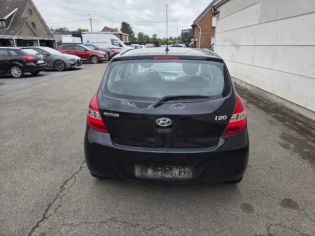 2009 hyundai i20 1.4 - personenauto - afbeelding 13 van  18
