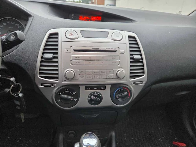 2009 hyundai i20 1.4 - personenauto - afbeelding 16 van  18