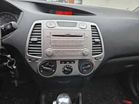 2009 hyundai i20 1.4 - personenauto - afbeelding 16 van  18