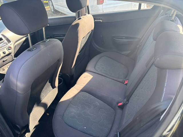 2009 hyundai i20 personenauto - afbeelding 13 van  28
