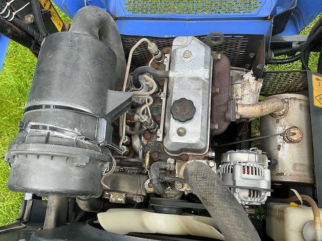 2009 iseki frontmaaier met hoogkipbak - sfh240 - afbeelding 28 van  36