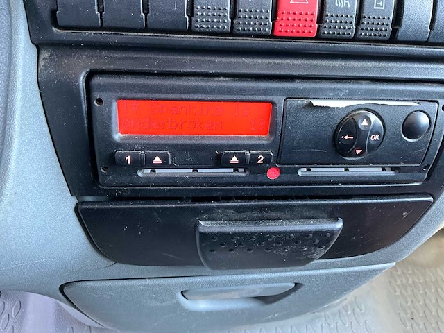 2009 iveco daily vrachtwagen hydraulische laadklep - tachograaf - 3 pers - afbeelding 35 van  57