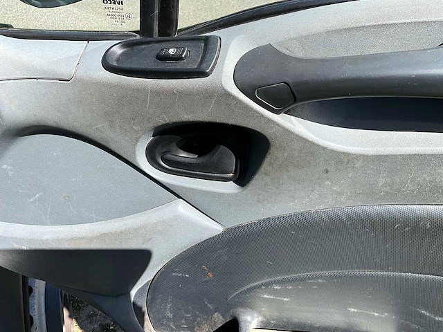 2009 iveco daily vrachtwagen hydraulische laadklep - tachograaf - 3 pers - afbeelding 37 van  57