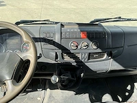 2009 iveco eurocargo 90e18 / 90e / 3.4 4x2 vrachtwagen dubbele cabine met open laadbak en materiaalkoffer - afbeelding 4 van  45