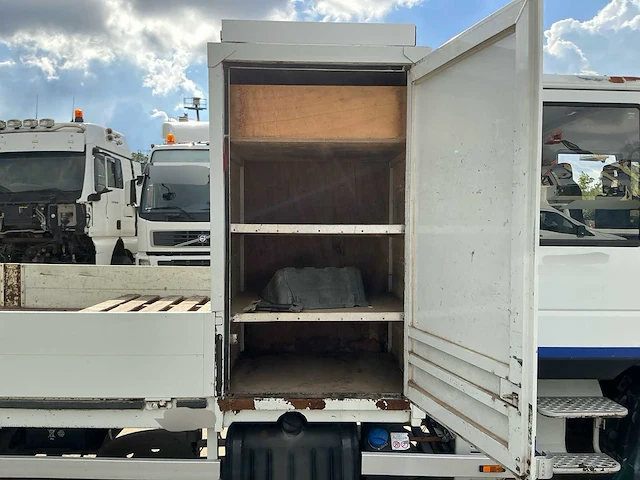 2009 iveco eurocargo 90e18 / 90e / 3.4 4x2 vrachtwagen dubbele cabine met open laadbak en materiaalkoffer - afbeelding 20 van  45