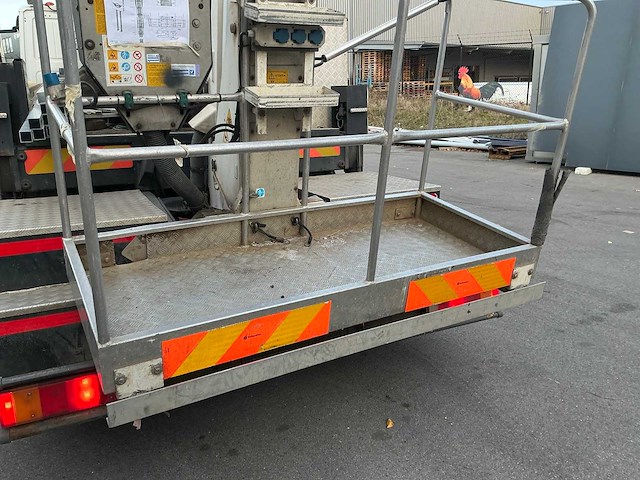 2009 iveco eurocargo vrachtwagen - afbeelding 13 van  38