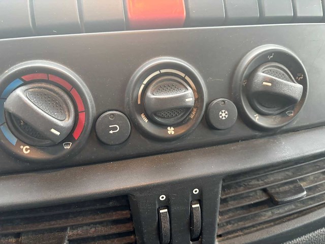 2009 iveco eurocargo vrachtwagen - afbeelding 6 van  32