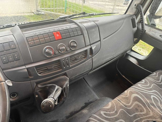 2009 iveco eurocargo vrachtwagen - afbeelding 9 van  32