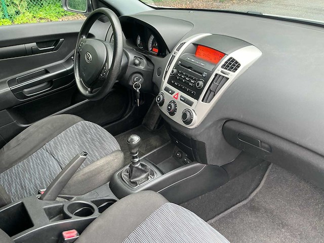 2009 kia cee d - afbeelding 24 van  37