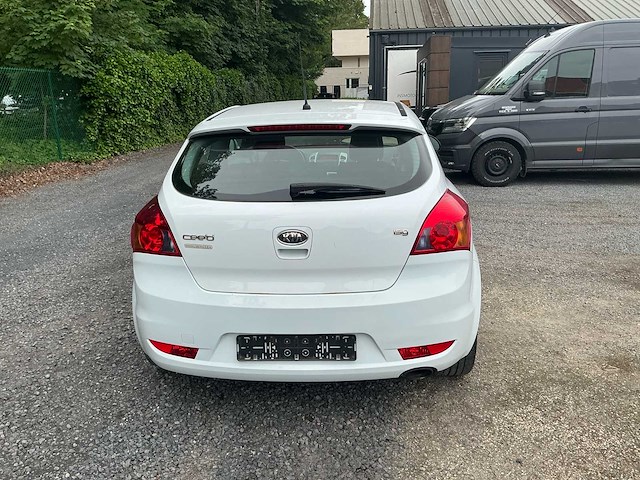 2009 kia cee d - afbeelding 32 van  37