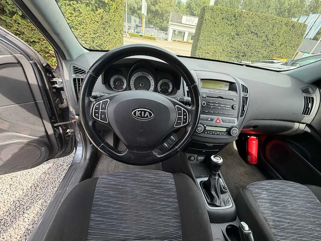 2009 kia cee’d personenauto - afbeelding 15 van  40