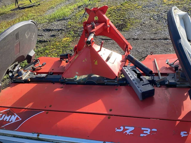 2009 kuhn pz 320 f voormaaier - afbeelding 8 van  12
