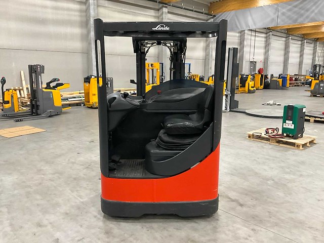 2009 linde r14cs reach truck - afbeelding 14 van  16
