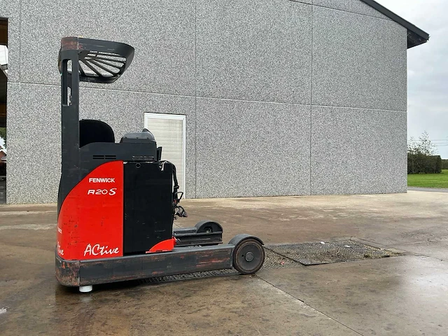 2009 linde r20s reach truck - afbeelding 1 van  89
