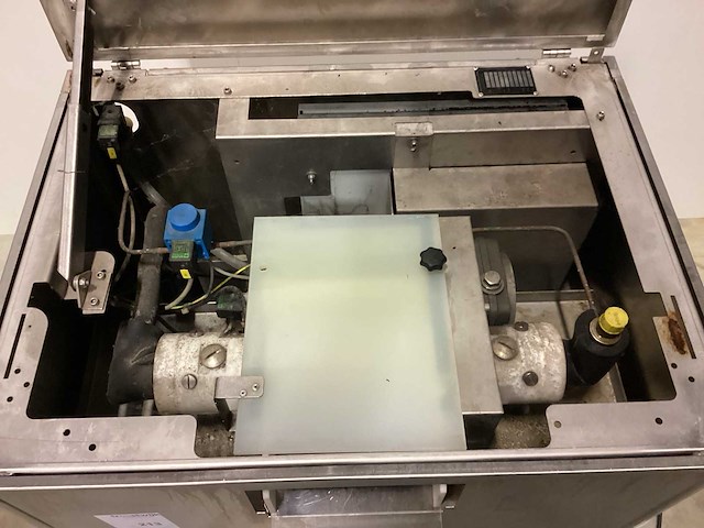 2009 maja sa 215 ijsmachine - afbeelding 4 van  9