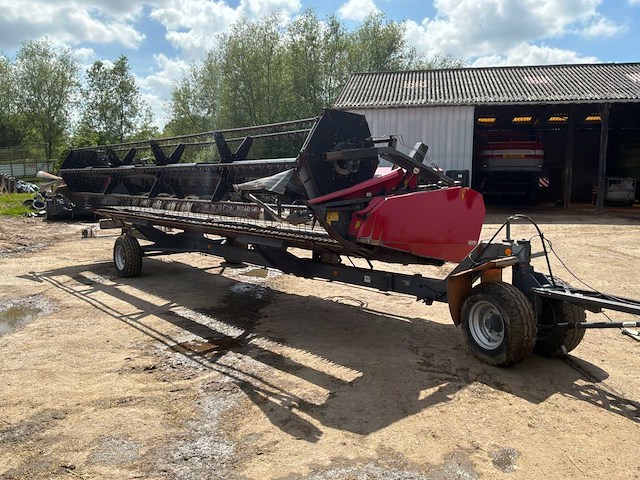 2009 massey ferguson centora 7280 al combine harvester met 25 ft snijstang, trolley en koolzaadapparatuur - afbeelding 41 van  66