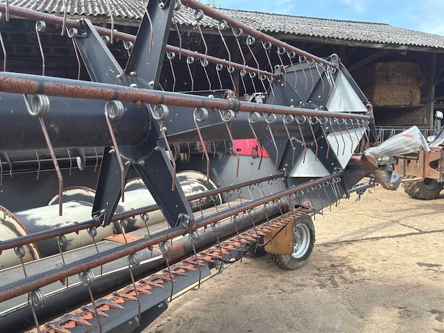2009 massey ferguson centora 7280 al combine harvester met 25 ft snijstang, trolley en koolzaadapparatuur - afbeelding 62 van  66