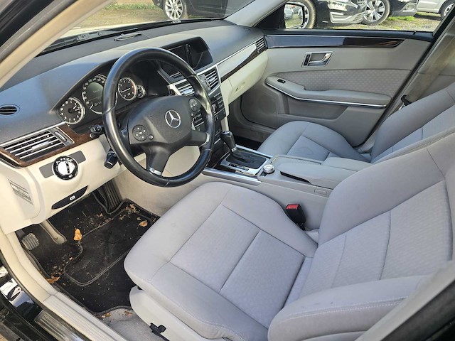 2009 mercedes-benz e220 personenauto - afbeelding 9 van  11