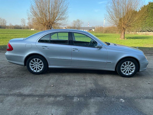 2009 mercedes e 220 cdi personenauto - afbeelding 18 van  29