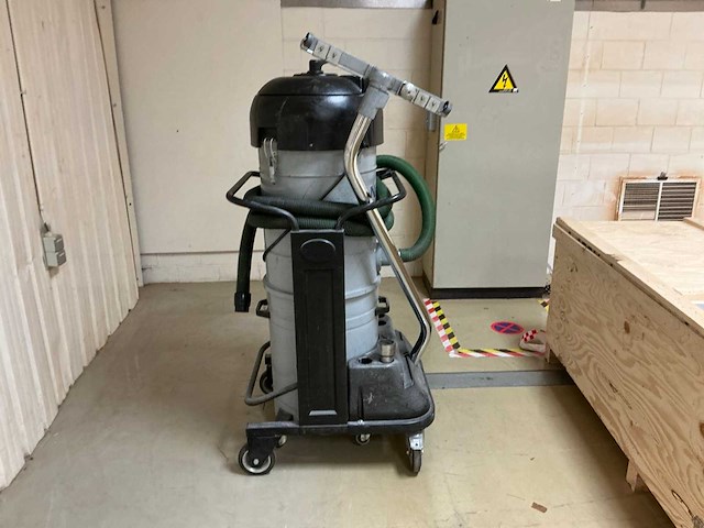 2009 nilfisk cfm 137/100 industriële stofzuiger - afbeelding 7 van  13