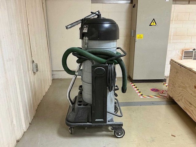 2009 nilfisk cfm 137/100 industriële stofzuiger - afbeelding 9 van  13