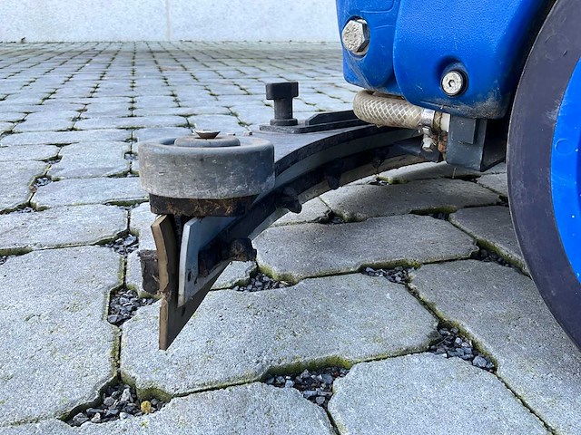 2009 nilfisk scrubber dryer scrubtec 361/366/371 zelfrijdende veegmachine - afbeelding 2 van  11