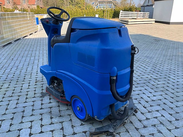 2009 nilfisk scrubber dryer scrubtec 361/366/371 zelfrijdende veegmachine - afbeelding 5 van  11