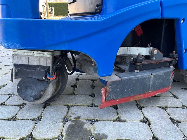2009 nilfisk scrubber dryer scrubtec 361/366/371 zelfrijdende veegmachine - afbeelding 10 van  11