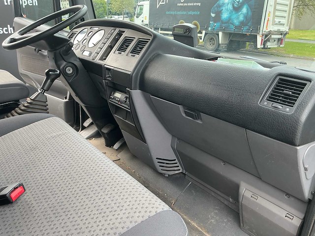 2009 nissan atleon tk5615 bakwagen - afbeelding 30 van  46