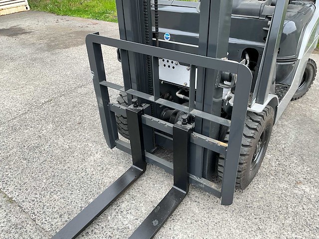 2009 nissan p1f1a15d vorkheftruck - afbeelding 1 van  10