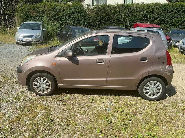 2009 nissan pixo personenauto - afbeelding 12 van  33