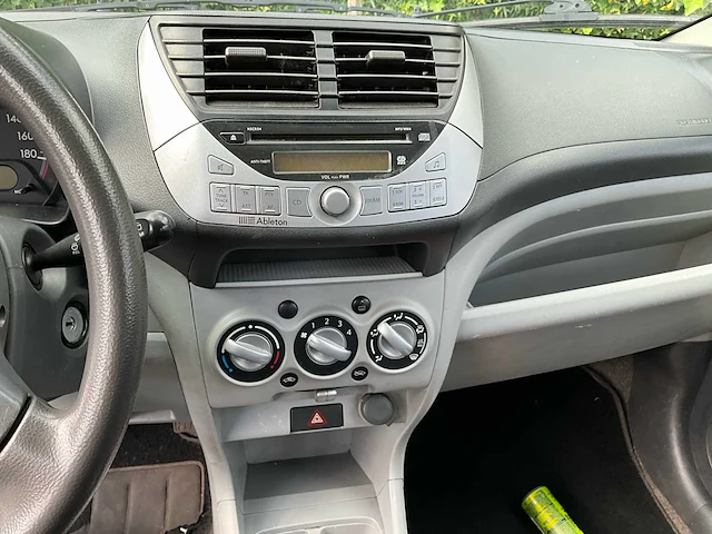 2009 nissan pixo personenauto - afbeelding 13 van  23