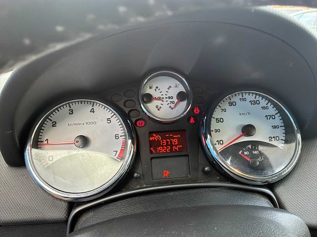 2009 peugeot 207 personenauto - afbeelding 9 van  16