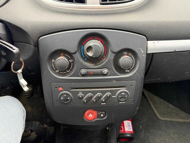 2009 renault clio - afbeelding 1 van  13