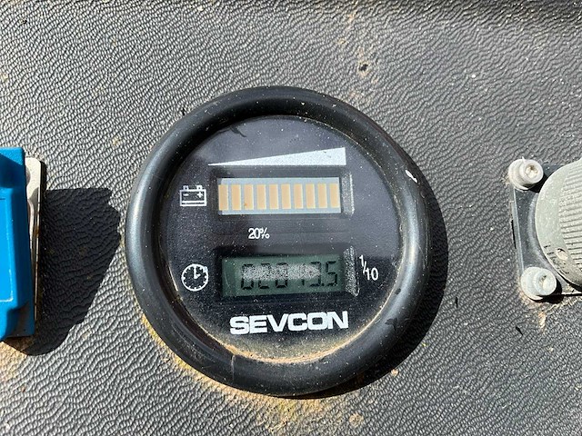 2009 skilled lgv2008 zelfrijdende stapelaar - afbeelding 18 van  19