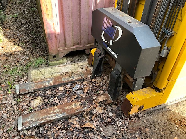 2009 skilled lgv2008 zelfrijdende stapelaar - afbeelding 1 van  1