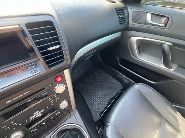 2009 subaru legacy personenauto - afbeelding 9 van  26