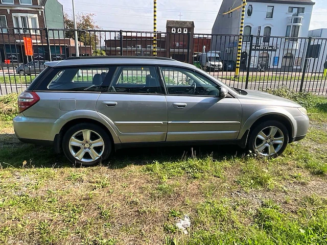 2009 subaru legacy personenauto - afbeelding 4 van  26