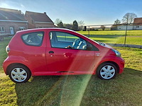 2009 toyota aygo personenauto - afbeelding 13 van  18