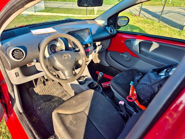 2009 toyota aygo personenauto - afbeelding 18 van  18