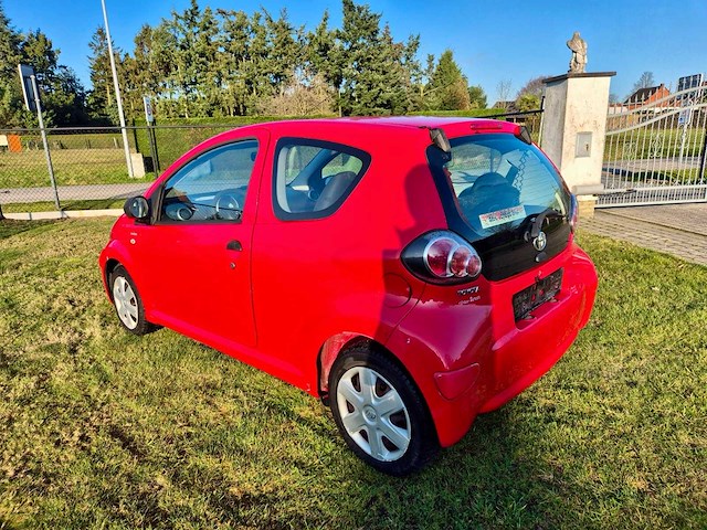 2009 toyota aygo personenauto - afbeelding 16 van  18