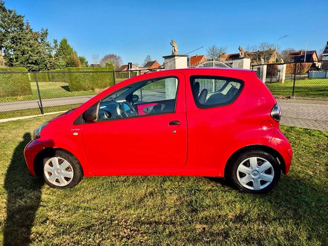 2009 toyota aygo personenauto - afbeelding 17 van  18