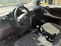 2009 toyota iq - personenauto - afbeelding 8 van  28